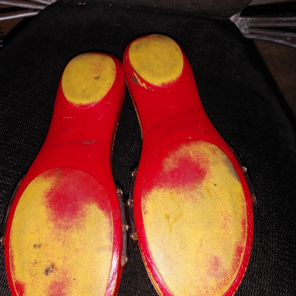 Sandles - Picture 2 of 3